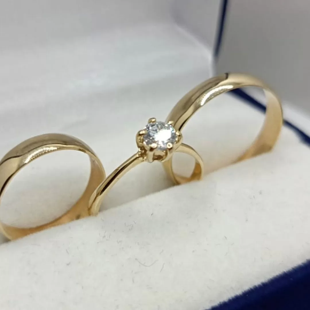 Alianzas Oro 18K De 4mm con cintillo