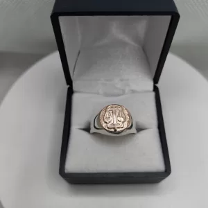 Anillo profesión abogado